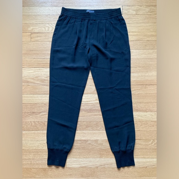 🖤 Vince 100% silk joggers in black - Picture 3 of 14